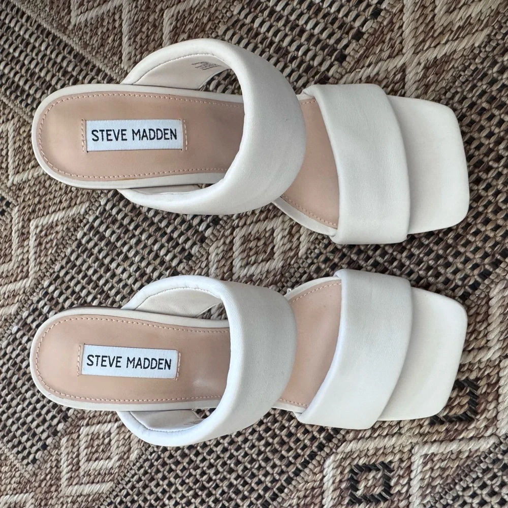 STEVE MADDEN Isa Wedge Sandal Clear Lucite Heel Cream Size 8.5 *LIKE NEW*